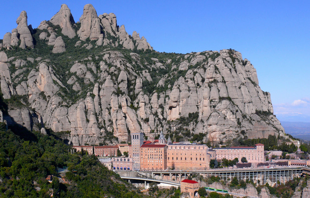 montserrat y cava montserrat and cava
